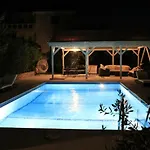 Chiqui Luxury Alónnisos