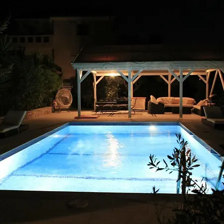 Chiqui Luxury Alónnisos